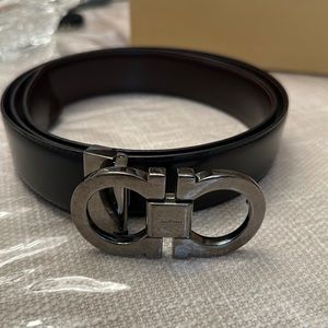 Men’s Ferragamo Belt- Size 42. Barely worn.